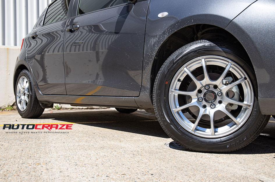 TOYOTA YARIS CHALLENGE HYPER SILVER